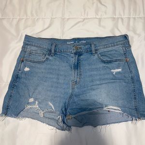 Old Navy Mid Rise Boyfriend Denim Short